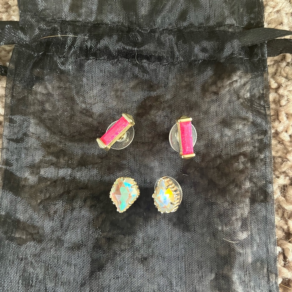 Kendra Scott studs